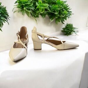 New Journee Galvin Pump Sandals Bone Color Pointed Toe Block Heels Women’s 6.5